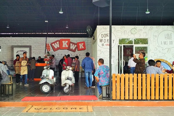 Wkwk Cafe